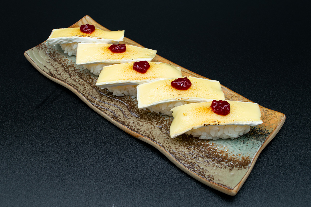 Nigiris de brie y mermelada