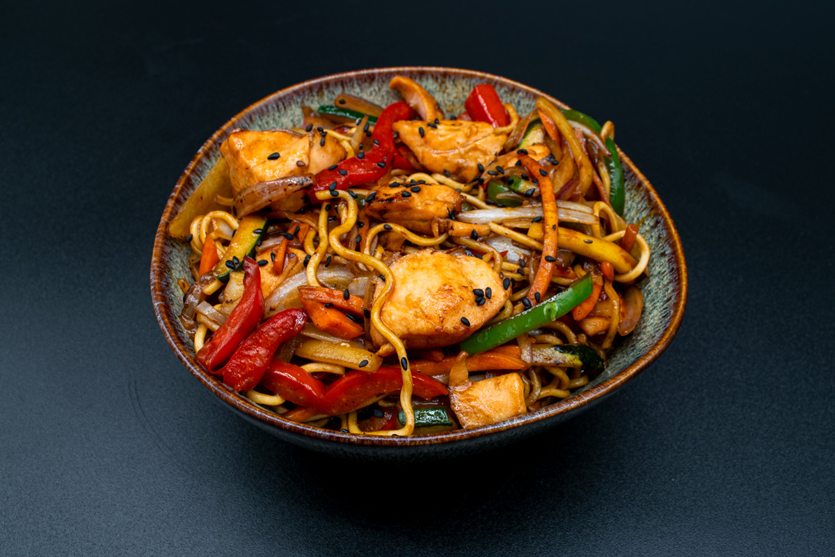 Yakisoba de salmón